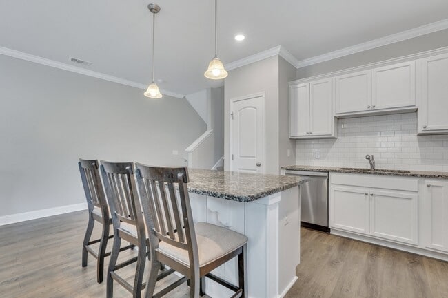 Building Photo - 174 Horizon Ln