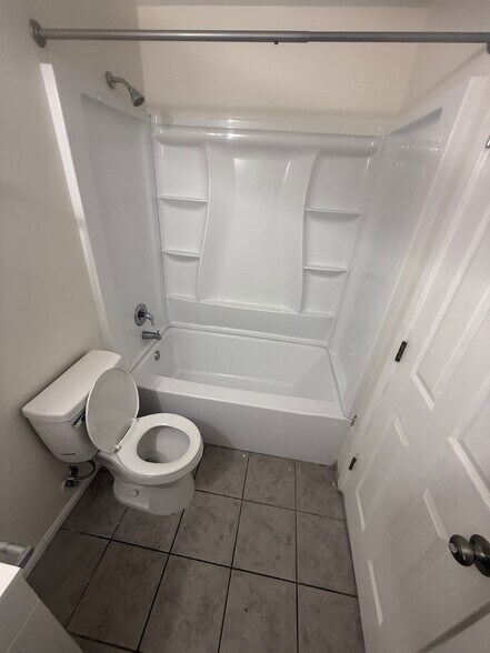 Building Photo - 4070 Newton Ave