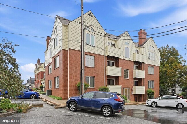 Building Photo - 1504 N Broom St