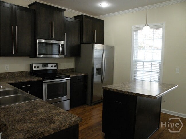 Building Photo - 104 Ventura Pl