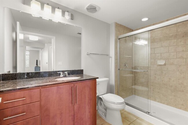 Building Photo - 54 Rainey St