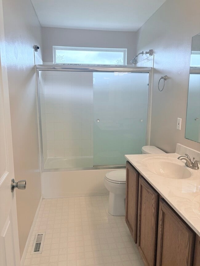 Building Photo - Spacious 4 Bed, 2 Bath Home in Columbus