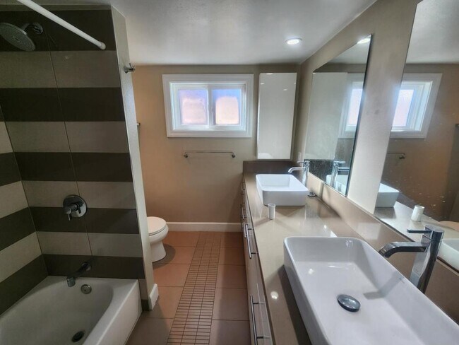 Building Photo - 9345 Golondrina Dr