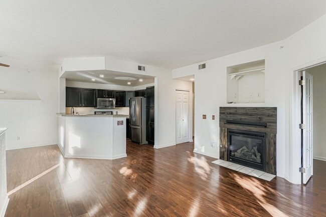 Building Photo - Penthouse End Unit Condo with Garage in Ga...