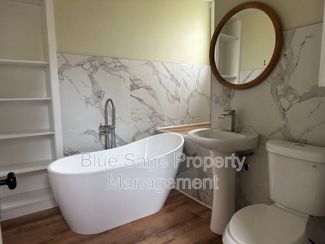 Building Photo - 1226 Tremont St