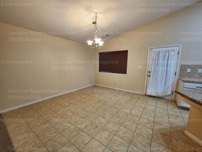 Building Photo - Spacious 4 bedroom 2 bathroom home located in the Ashton Falls community