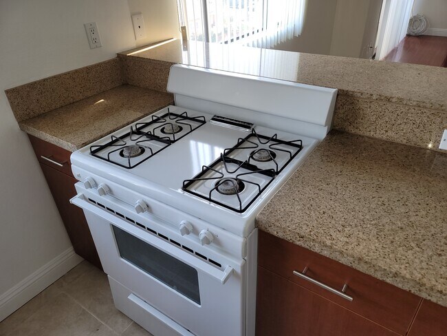 Stove - 1421 16th St