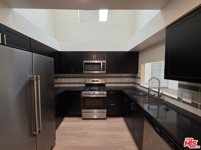 Building Photo - 1421 Greenfield Ave