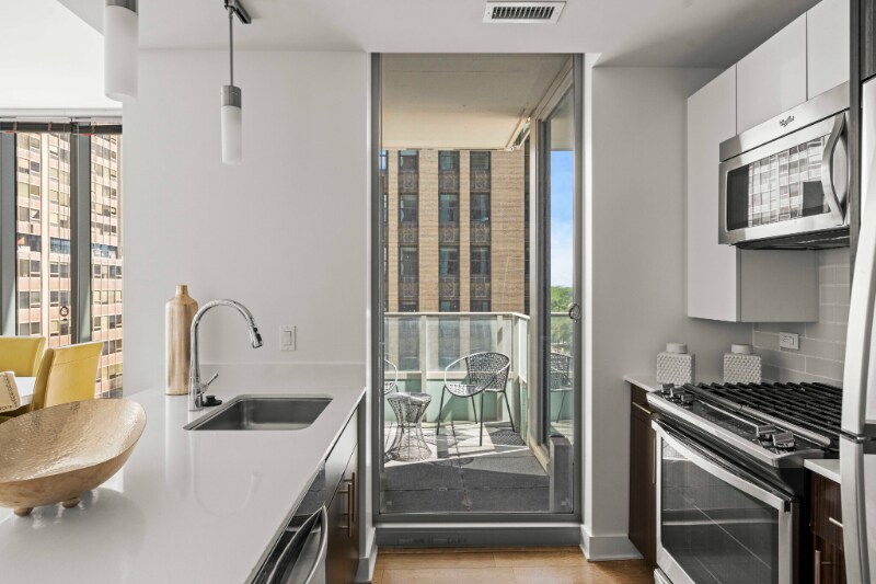 Building Photo - 251 N Garland Ct