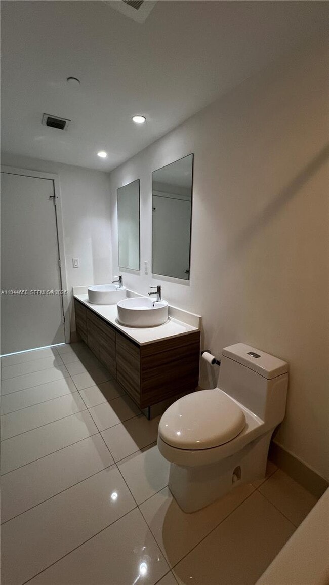 Building Photo - 121 NE 34th St