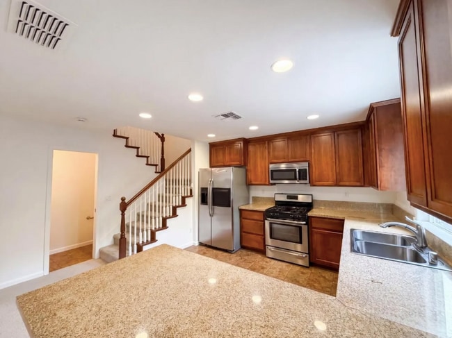 Building Photo - 251 Sugnet Way