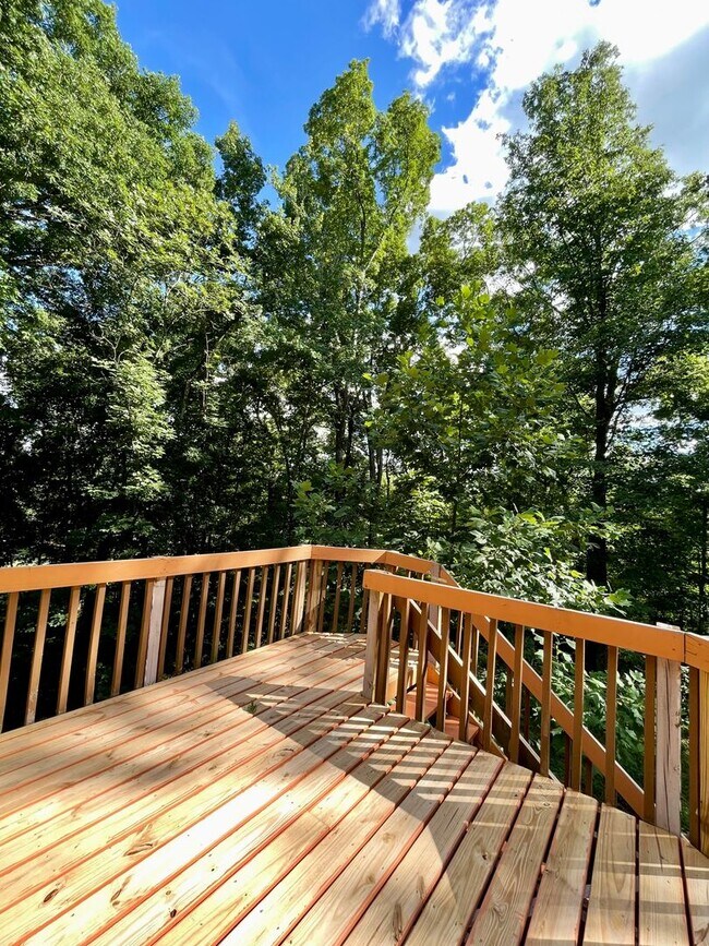 Building Photo - 418 Summit View Rd