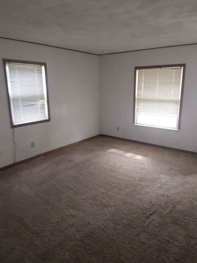 Building Photo - 816 2nd St