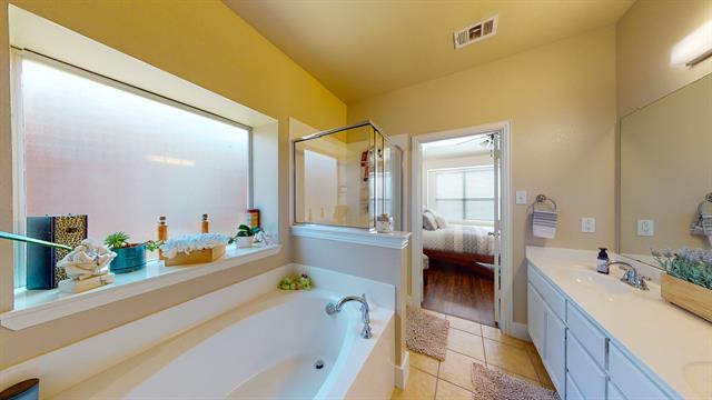 Building Photo - 2113 Lanshire Dr