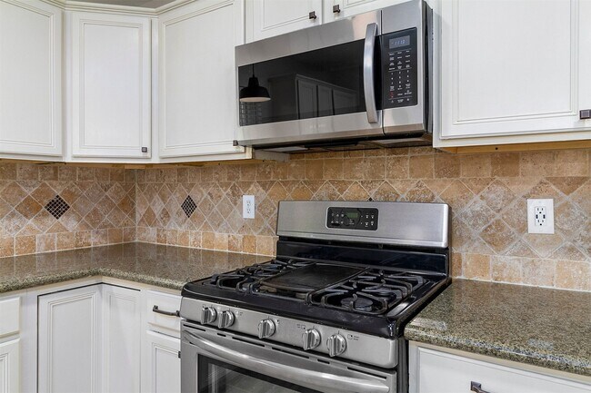 Building Photo - 2918 Abbey Field Dr
