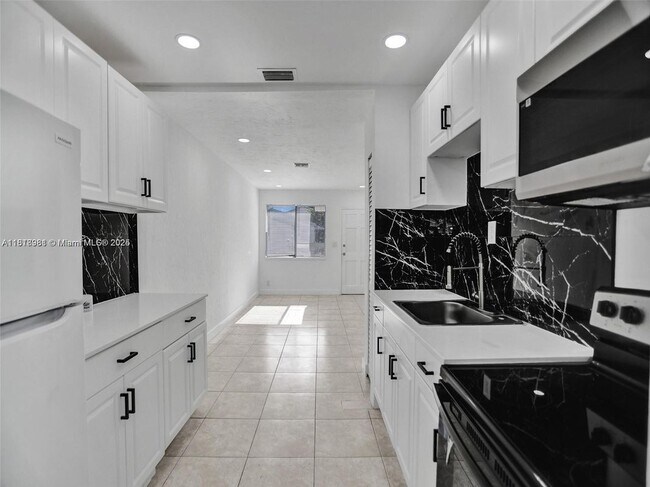 Primary Photo - 708-710 N 20th Ave
