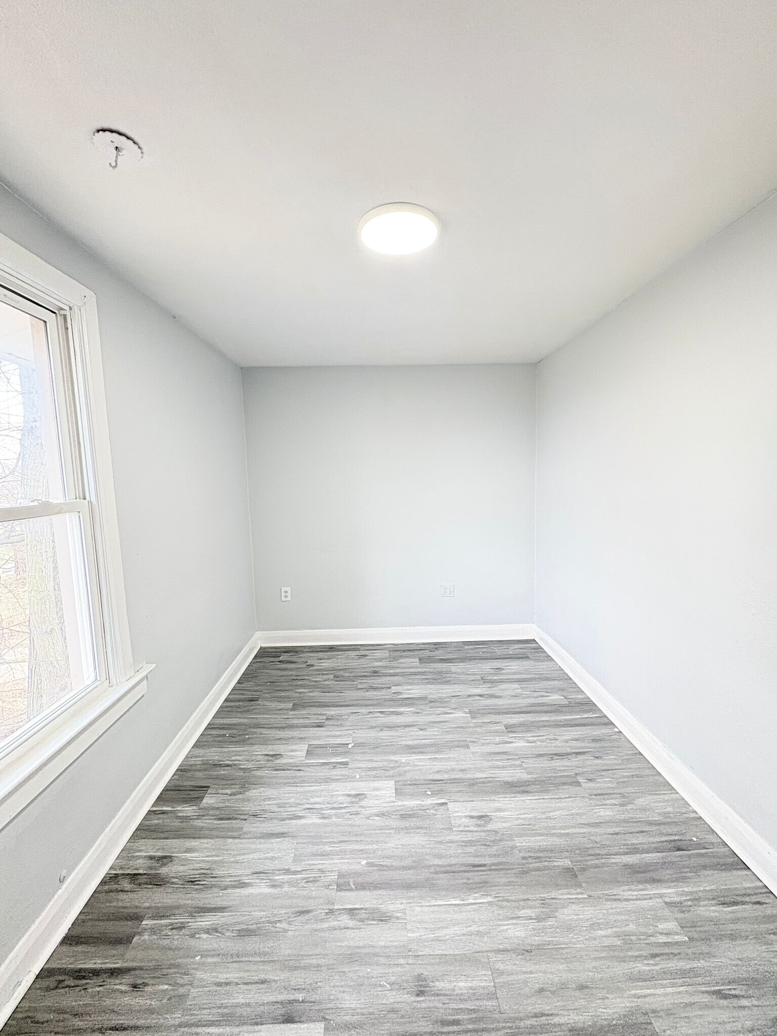 Building Photo - 932 Waverly Ave