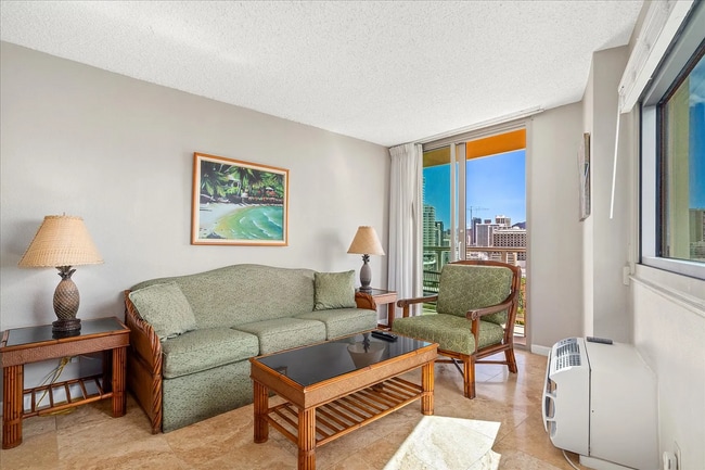 Building Photo - 2045 Kalakaua Ave
