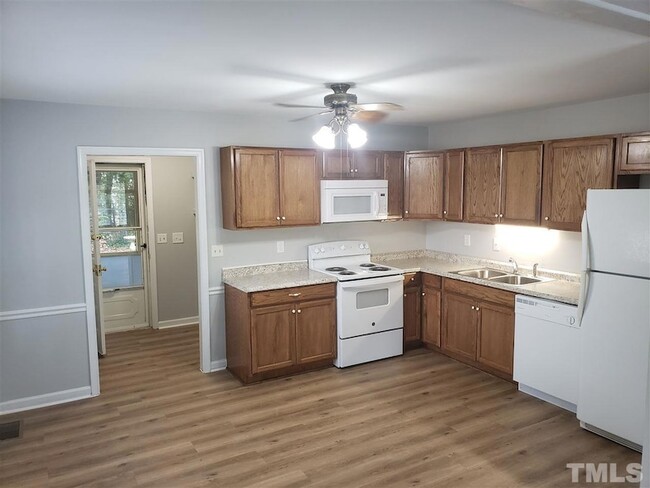 Building Photo - 7708 Longstreet Dr