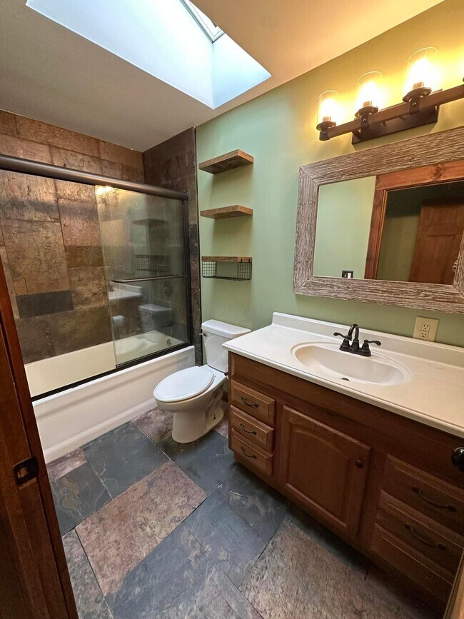 Building Photo - 4841 Julian Rd SW