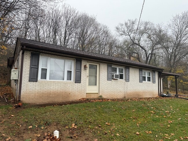 Building Photo - 7038 Hillside Rd