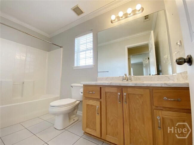 Building Photo - 197 Lewis Dr