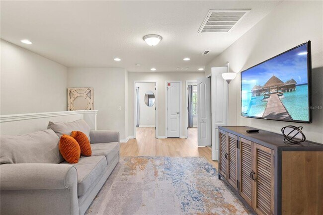 Building Photo - 1905 Majorca Dr