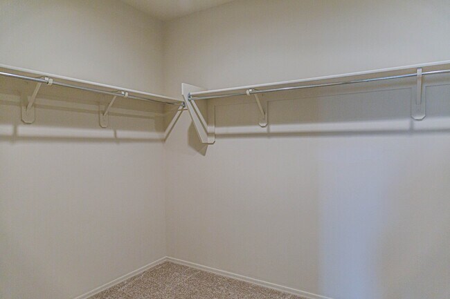 Building Photo - 12640 N Wildrose Dr