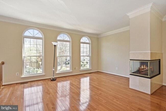 Building Photo - 4002 Rosemeade Dr
