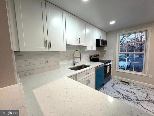 Building Photo - 2903 Montauk Ct