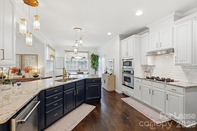 Building Photo - 8120 Madrigal Ct