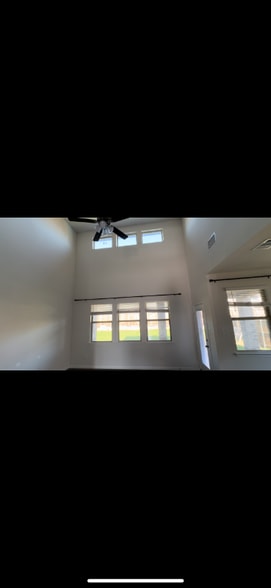 Building Photo - 1103 Wagon Wheel Way