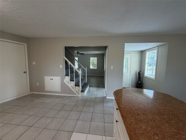 Building Photo - 615 Texas St