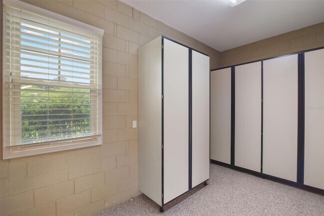 Building Photo - 5800 Marleon Dr