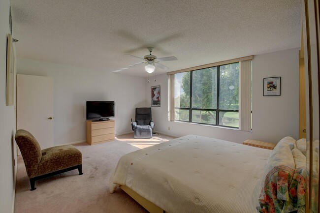 Building Photo - 7194 Promenade Dr