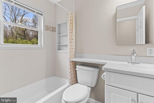 Building Photo - 25001 Half Pone Point Rd