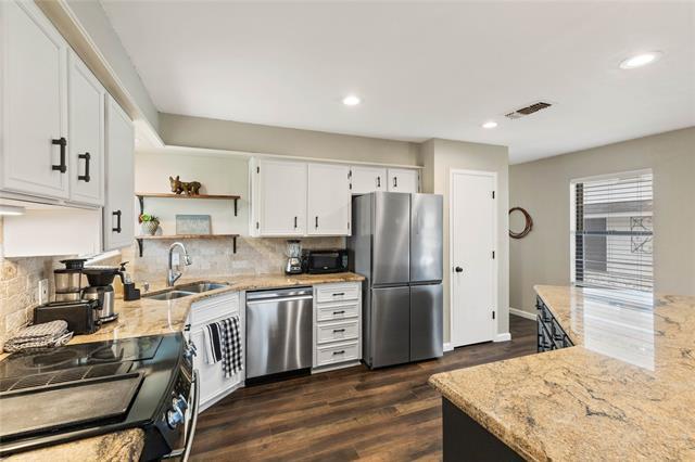 Building Photo - 301 Granada Calle St