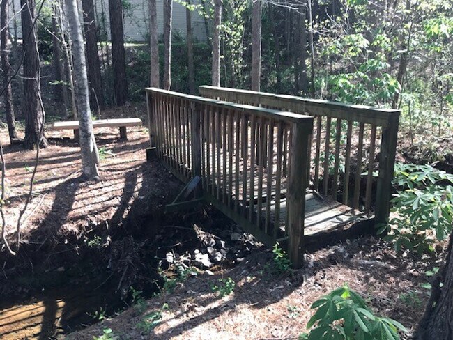 Building Photo - 327 Hidden Creek Ln