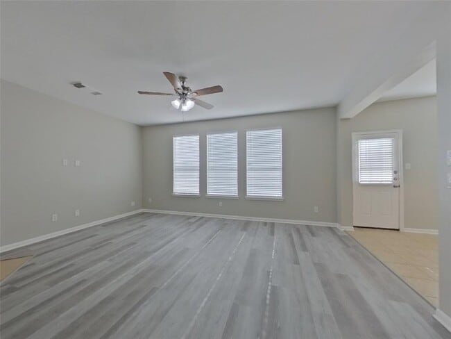 Building Photo - 7526 Oakwood Canyon Dr