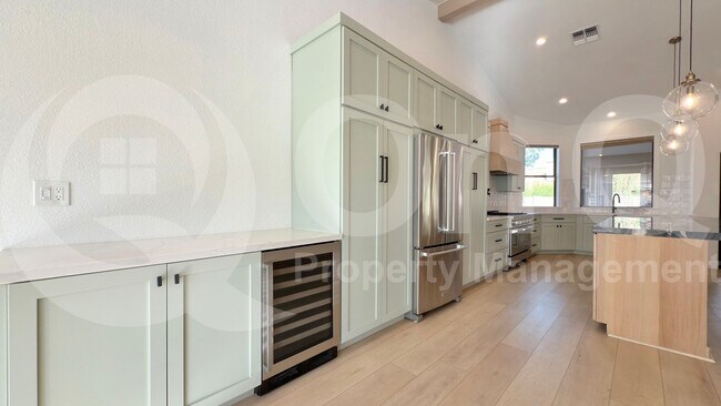 Building Photo - 214 N Silverado St
