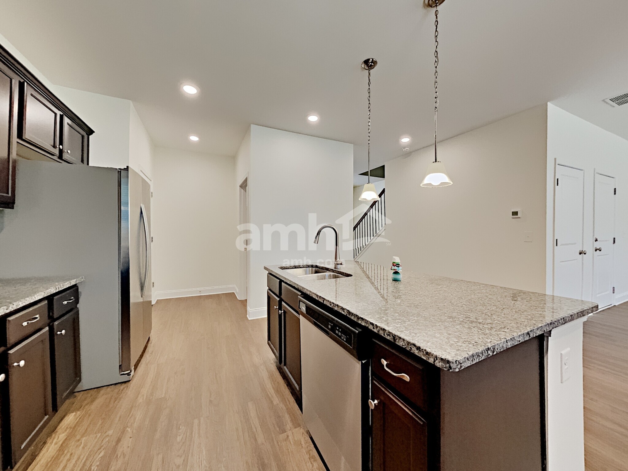 Building Photo - 144 Lindridge Dr