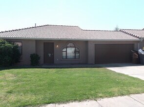 Building Photo - Beautiful Home in St. George