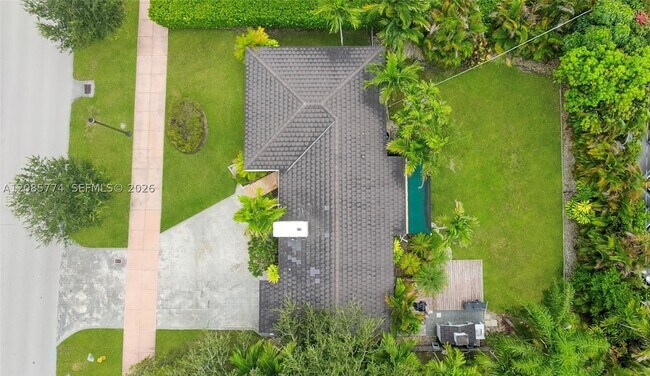Building Photo - 3128 Coconut Grove Dr