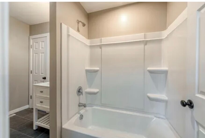 Building Photo - 761 S 5th St