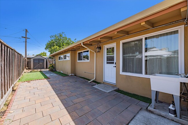 Building Photo - Wow! What a Great Home!