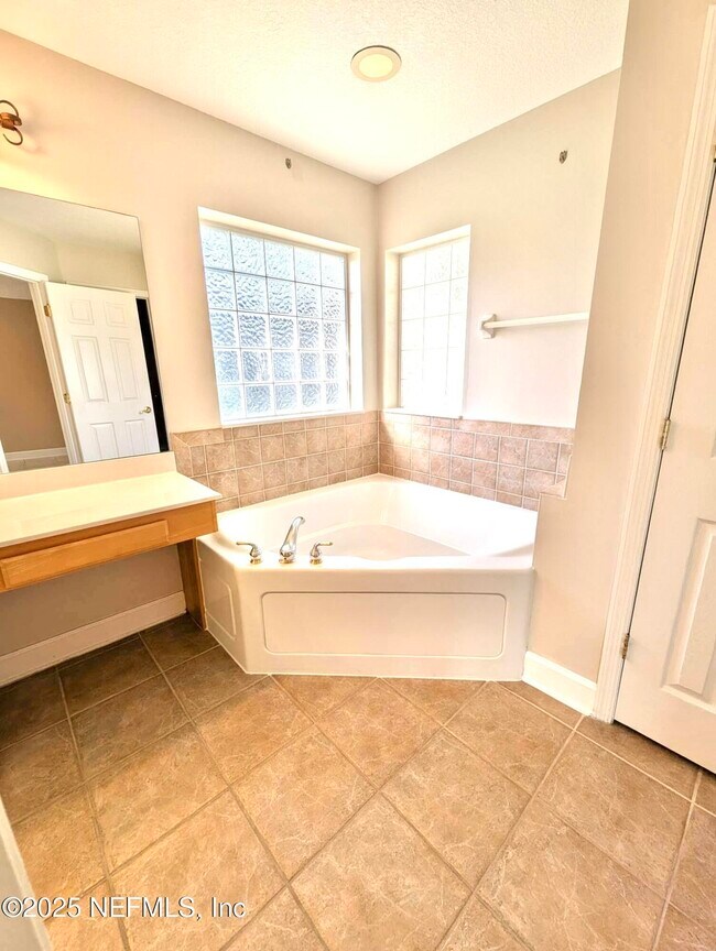 Building Photo - 2461 Southern Links Dr