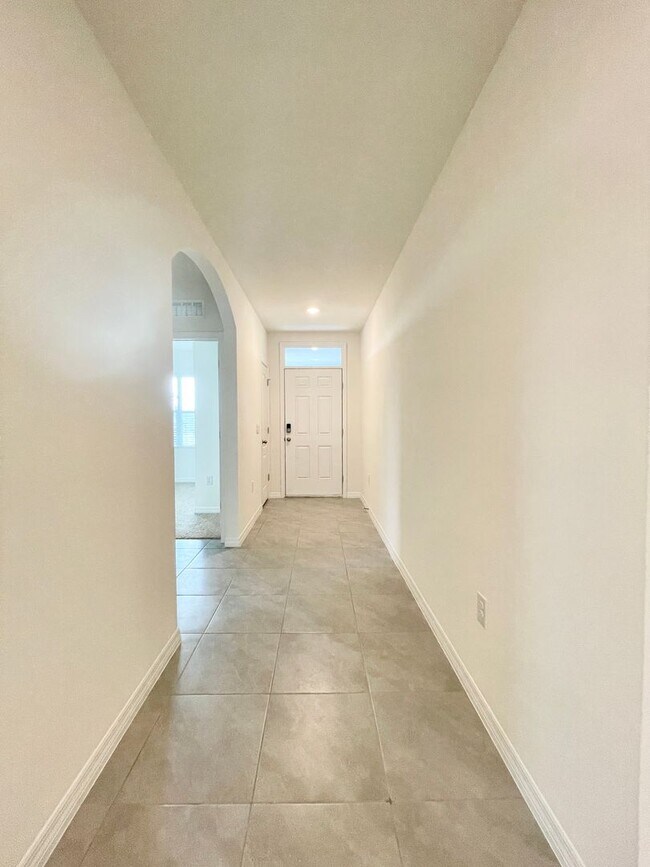 Building Photo - 5610 Galloping Dr