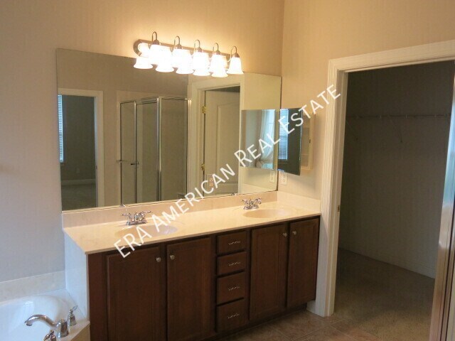 Building Photo - 219 Diamond Cv