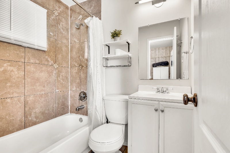 Building Photo - 4603 Lennox Dr