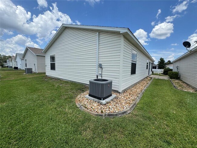 Building Photo - 16879 SE 94th Sunnybrook Cir